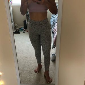 GYMSHARK LEGGINGS. Size M